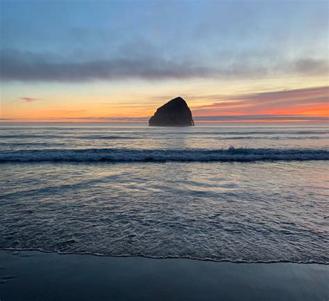 Cape Kiwanda: 10 Things to Do in Pacific City, Oregon - Uprooted Traveler