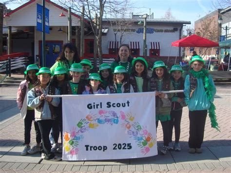 Girl Scout Banner Idea | Girl scouts, Girl scout activities, Brownie ...