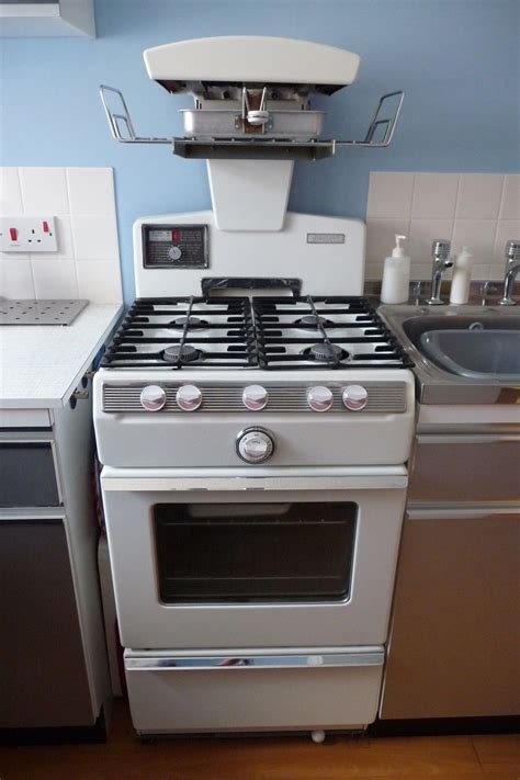 New World Gas Oven And Eye Level Grill