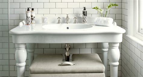 Parisian Pedestal Sink Design Ideas