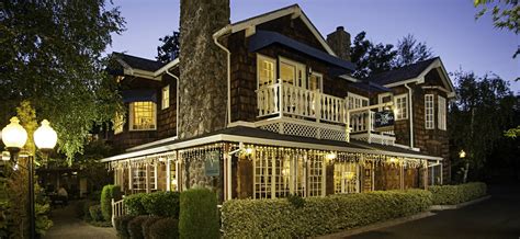 The Victoria Inn: Bed and Breakfast in Murphys California