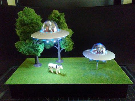 Alpha Centauri UFO (2) -- Science Fiction Plastic Model Kit -- 1/32 Scale -- #9102 pictures by ...