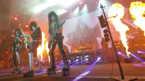 KISS Adds Three U.S. Shows To Final Leg Of 'End Of The Road' Tour ...