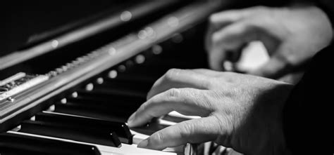 Hands According to Pianists | TFE Times