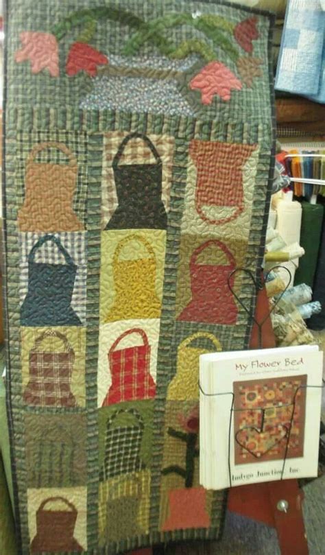 173 best images about Primitive Quilts & More on Pinterest | Wool, Quilt and Flower patterns