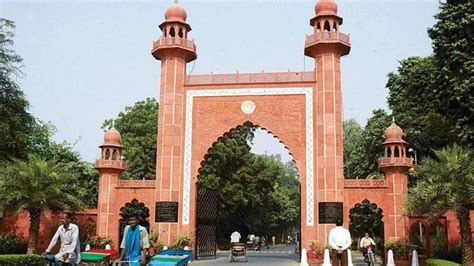 AMU appeals to Mannan Wani to return - Hindustan Times