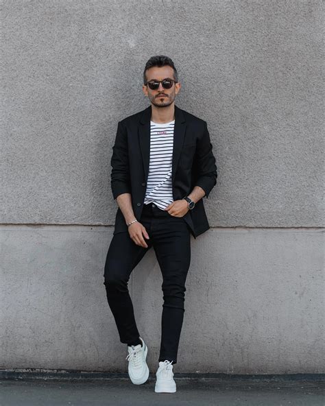 10 Must Carry White Sneakers Outfit for Men. - TiptopGents