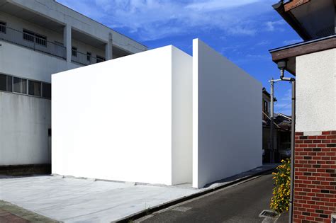 Minimalist Japan Home is a Blank White Box | Designs & Ideas on Dornob