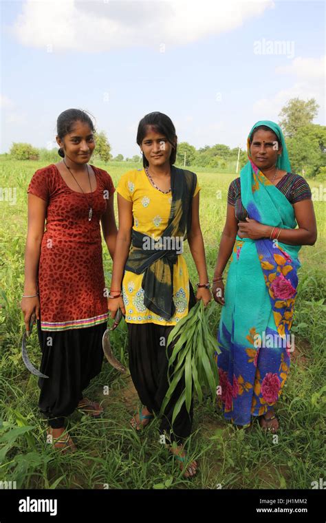 Village women near Goverdan, Uttar Pradesh. India Stock Photo - Alamy