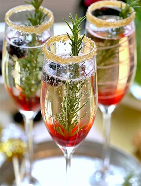 Des cocktails hivernaux pour son mariage Christmas Cocktails, Holiday Cocktails, Cocktail Drinks ...