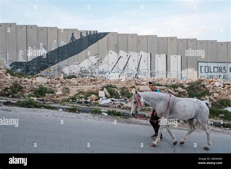 The wall between Palestine and Israel in Bethlehem Stock Photo - Alamy