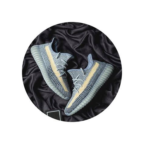 YEEZY – kicks-kit