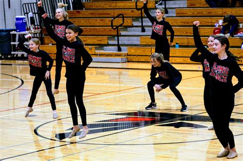 7th Grade Dance Halftime Performance - SJ Sports Page