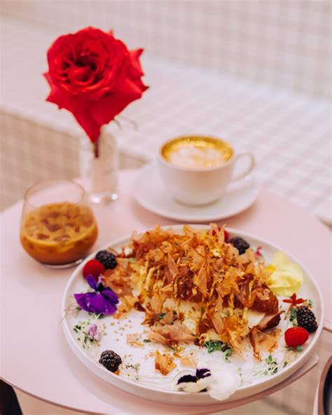 WHERE TO BRUNCH IN MANHATTAN