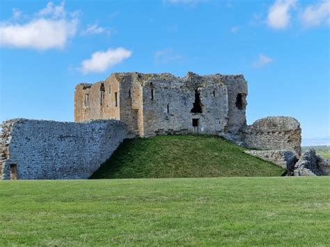 Duffus Castle – Elgin, Scotland - Atlas Obscura