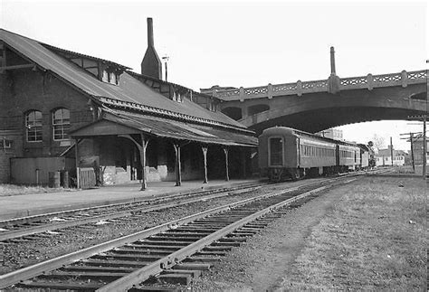 Pennsylvania Railroad passenger station, Reading, Pa. sat partly under ...