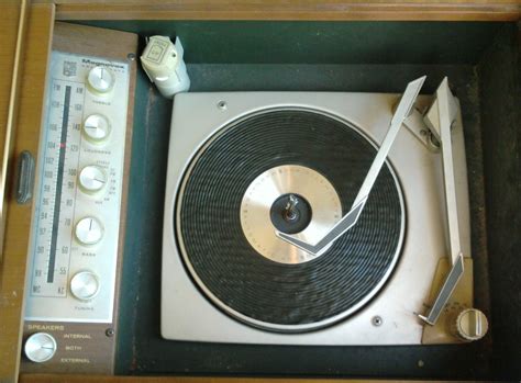 VINTAGE RECORD PLAYERS | Collectors Weekly