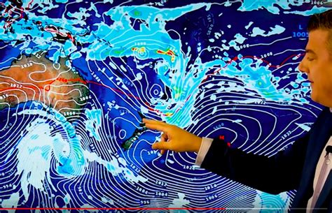 Weather Video: Easterlies arrive in the north, tropics about to ...