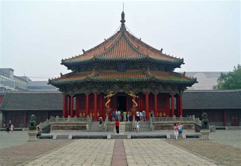 Top 10 Castles and Palaces to Visit in China - Discover Walks Blog