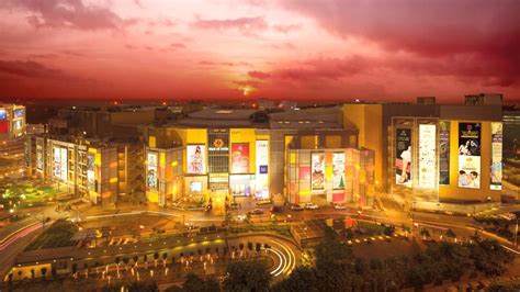 Head Over To DLF Mall Of India In Noida For A Truly Grand Shopping Experience! | WhatsHot Delhi Ncr