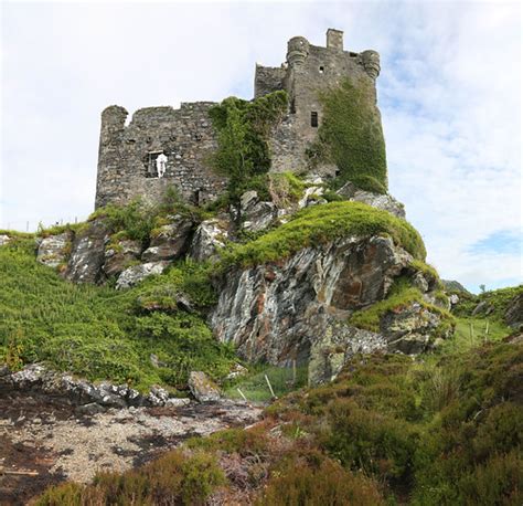 Tioram Castle Ruins, Highland, United Kingdom - SpottingHistory