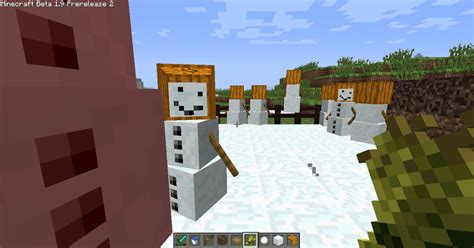 modyfi your texture pack to see the real Snow golem face : Minecraft