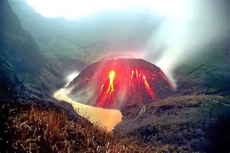 GAMBAR + FOTO GUNUNG KELUD MELETUS 2014 Berita Bencana Alam Indonesia Terbaru | Berita Update ...