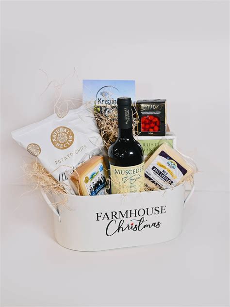 Gourmet Wine & Cheese Basket - The Cheese Bar