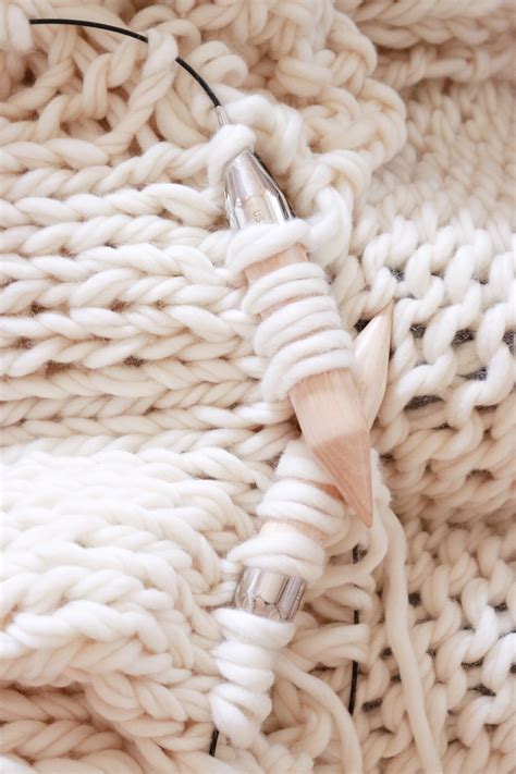 Trendy DIY Chunky Knit Blankets You Need To Make & More - The Cottage Market