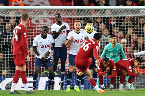 Paulo Gazzaniga's saves were non-stop 🧤 / Twitter