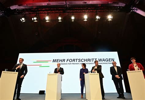 Can Germany’s New Coalition Help Revive Centrist Politics? - Bloomberg