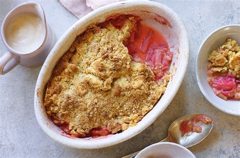 Rhubarb Crumble Recipe | Crumble Recipes | Tesco Real Food