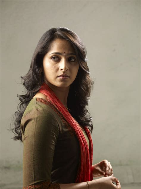 Hot Picsz: Anushka Shetty Photoshoot on Deiva Thirumagal