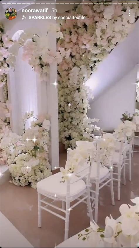 8 Potraits of Engku Emran and Noor Nabila's Wedding Decorations, Simple with Beautiful Flowers