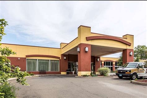 CLARION HOTEL & SUITES HAMDEN - Updated 2024 Prices & Motel Reviews (CT)