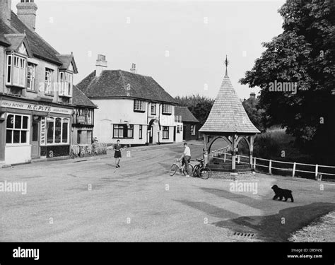 Bovingdon hi-res stock photography and images - Alamy