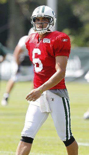 Jets quarterback Mark Sanchez avoids Eli Manning-type debate - nj.com