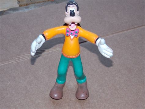 VINTAGE GOOFY TOY RUBBER BENDABLE FIGURE Walt Disney | Goofy, Walt ...