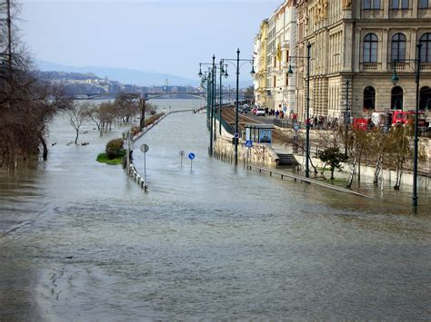 Budapest Danube River Flood Jonathan Koo - Budapest River Cruise