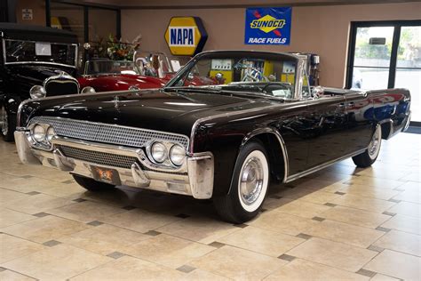 1961 Lincoln Continental | Ideal Classic Cars LLC