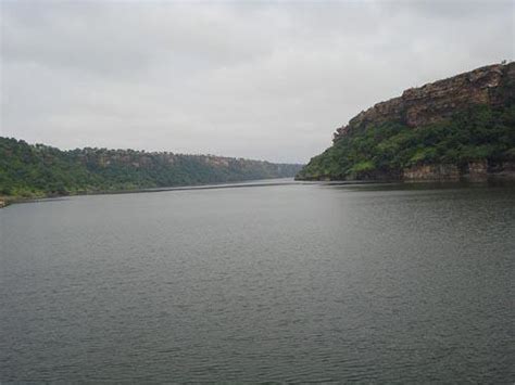 Neemuch Travel Guide, Tourist places,Neemuch Photos, Neemuch Tourism