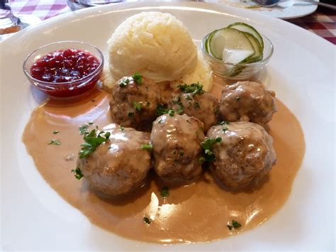 Scandinavian Meatballs - Daily Scandinavian