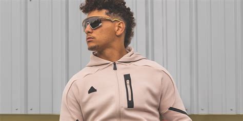 Oakley Patrick Mahomes Fourth Signature Series Launch | Hypebeast