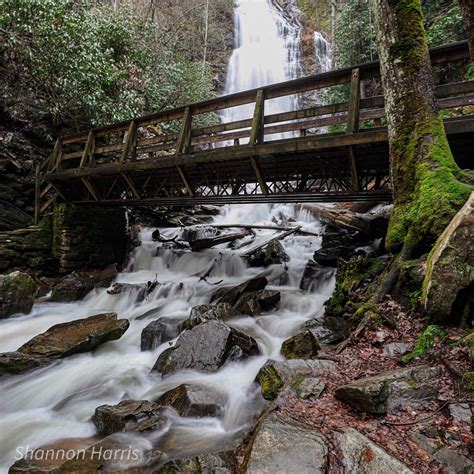 Mingo Falls in Cherokee, NC : Waterfalls