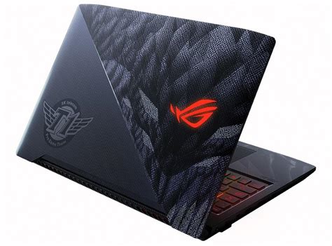 ASUS' latest laptop embraces eSports with help from a top team