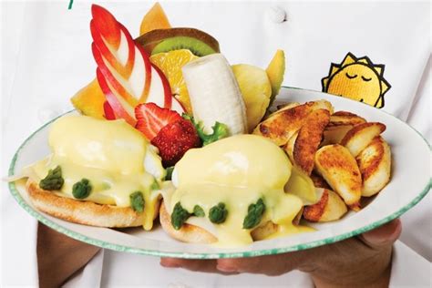 Déjeuner, c’est tellement important… | Cora breakfast, Brunch restaurants, Breakfast