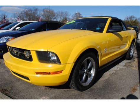 2006 Ford Mustang V6 Deluxe Convertible Data, Info and Specs | GTCarLot.com