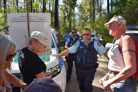 Cops stop logging protest from entering forest