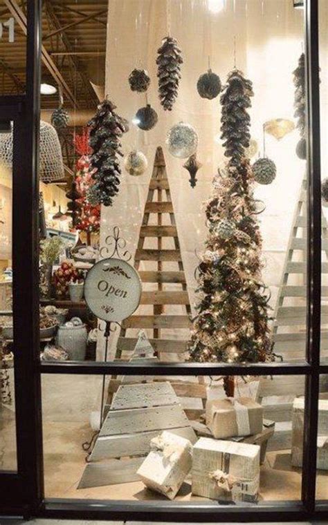 35 Wonderful Christmas Window Display Ideas On A Budget | HomeMydesign