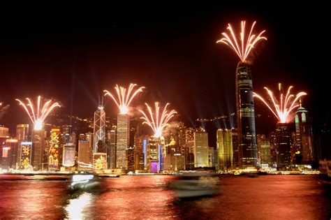 Symphony of Lights Hong Kong - Light and Sound Show at Victoria Harbour ...